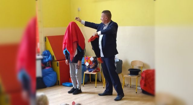 POKAZ MAGICZNYCH SZTUCZEK