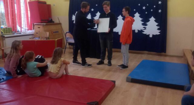 Wizyta Magika w Zespole Szkolno-Przedszkolnym w Niskowej