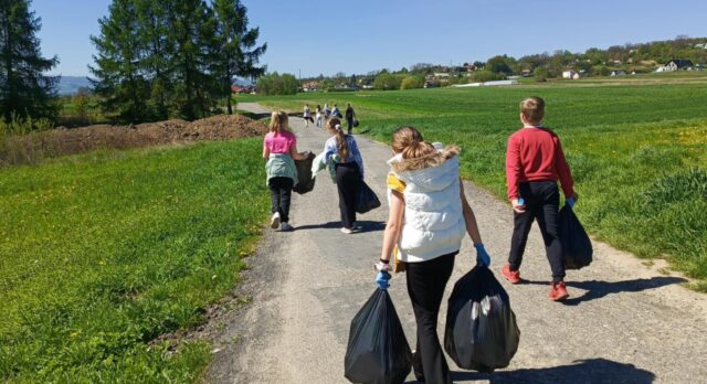 „Sprzątamy dla Sądecczyzny” – wspólna troska o czyste środowisko